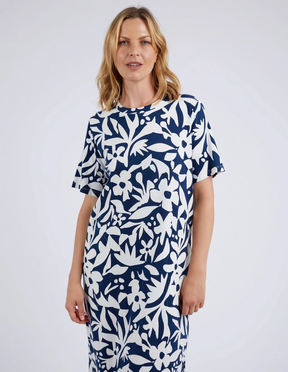 Stencil Floral Tee Dress / Naval Blue